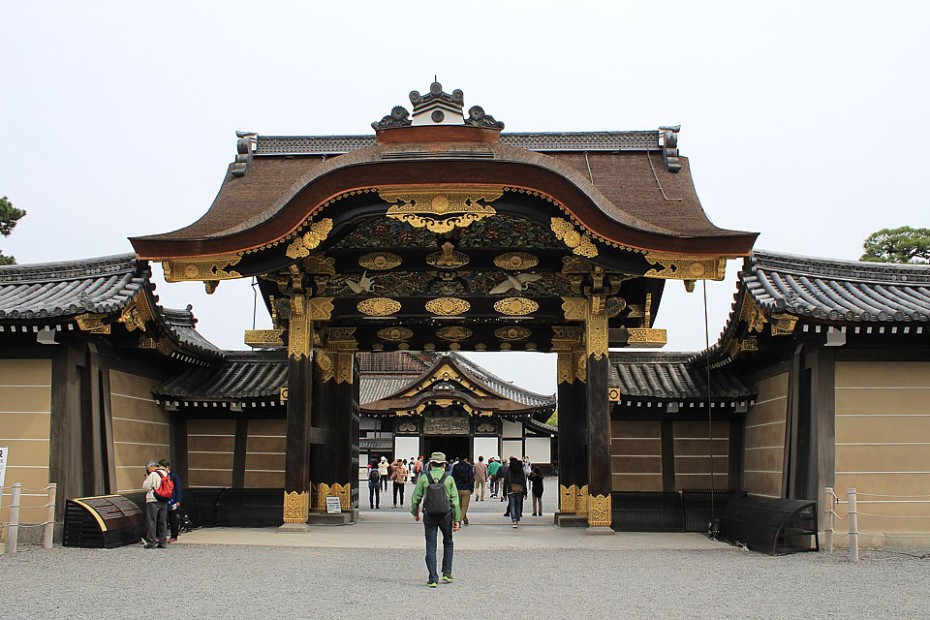 V komplexu Nidžó se za bránou skrývá palác Ninomaru