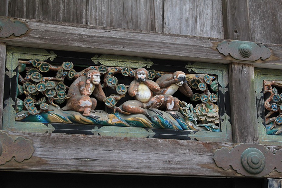 Tři moudré opice na budově bývalé stáje, které si každý, kdo jede do Nikkó, vyfotí