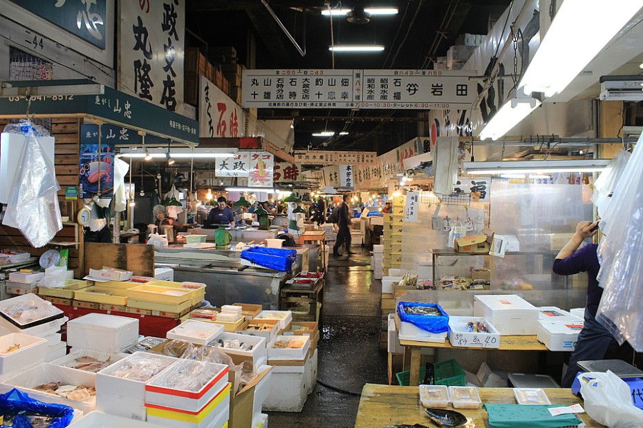 Uvnitř trhu Tsukidži